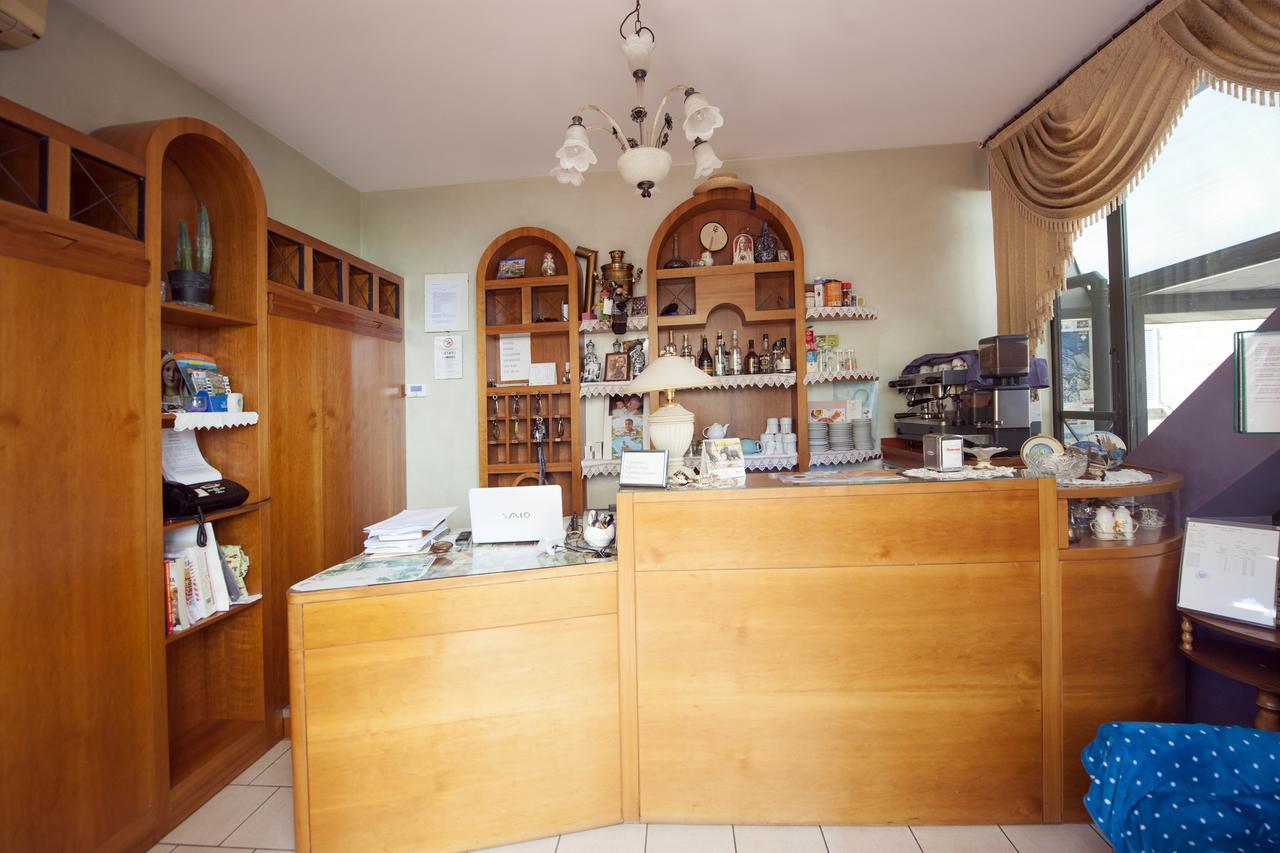 Hotel Athena Σπολέτο Εξωτερικό φωτογραφία