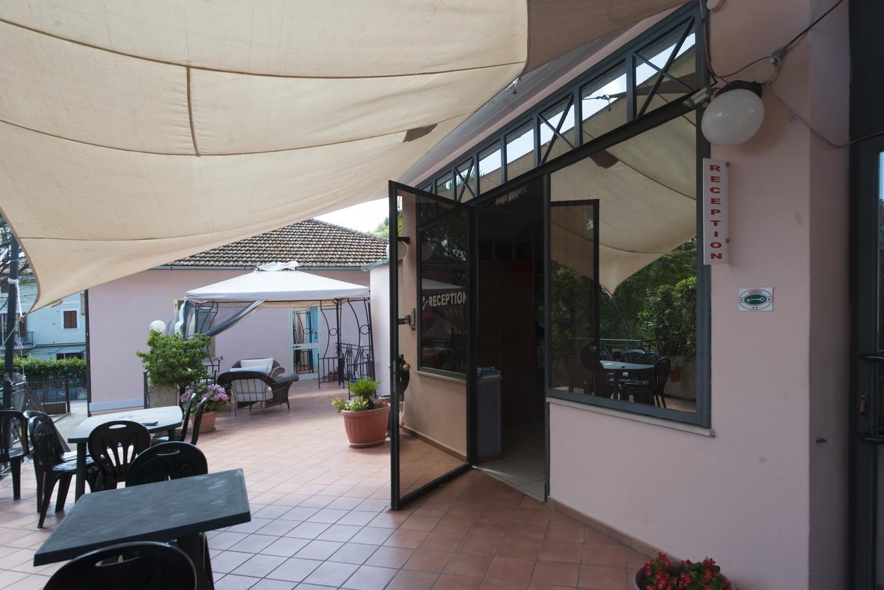 Hotel Athena Σπολέτο Εξωτερικό φωτογραφία