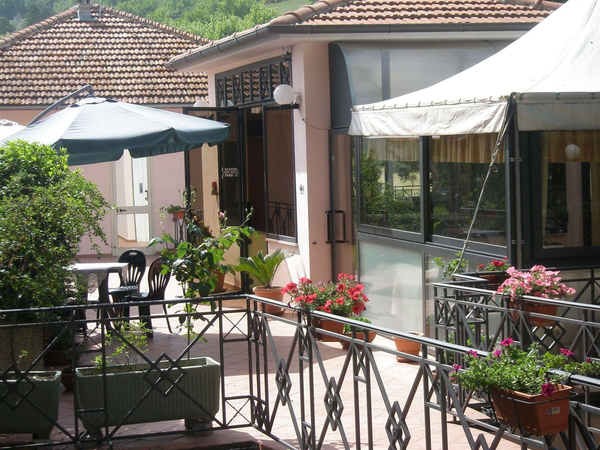 Hotel Athena Σπολέτο Εξωτερικό φωτογραφία